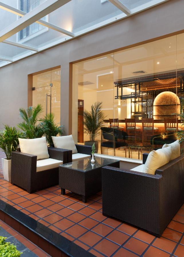 Thrive, A Tropical Courtyard